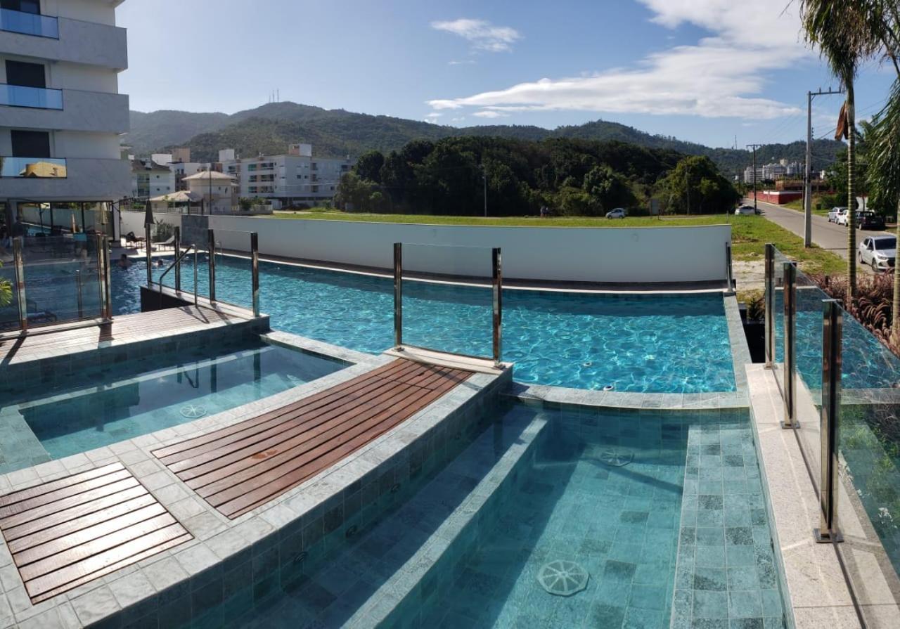 Cobertura Velejar Em Condominio Clube - Com Area De Lazer Governador Celso Ramos Εξωτερικό φωτογραφία